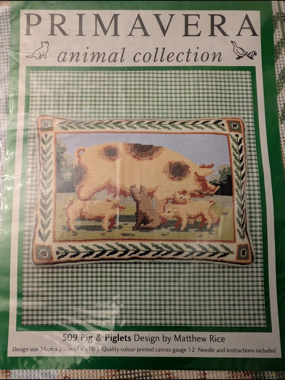 PRIMAVERA Pig & Piglets Needlework Kit